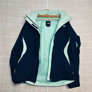 The North Face Women's Navy and Mint Shell Jacket Size XL